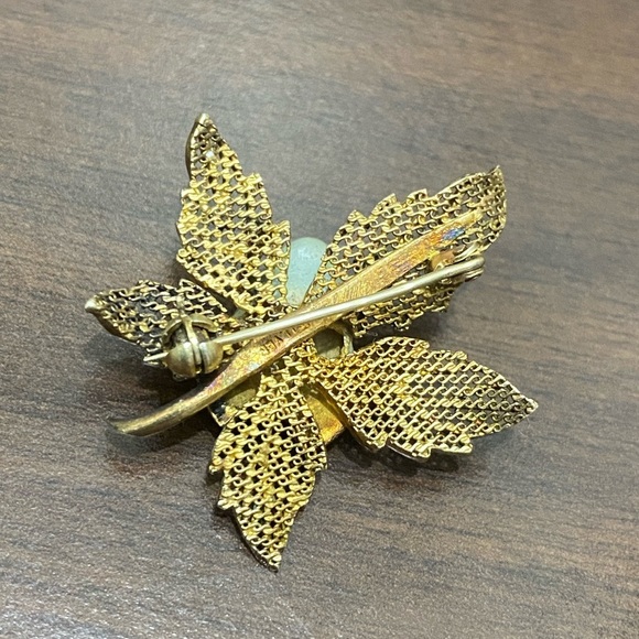 Enameled Frog/Toad PIN Maple Leaf VERY UNIQUE Dimensional GoldWashMarked Silver - Picture 3 of 4